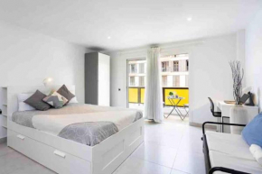 Renovado Estudio con balcón